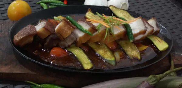 binangoongan pork
